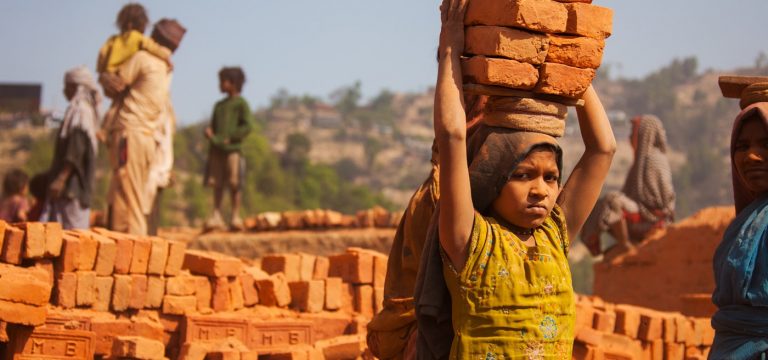 ළමා ශ‍්‍රමිකත්වයට එරෙහි ජාත්‍යන්තර දිනය අදයි