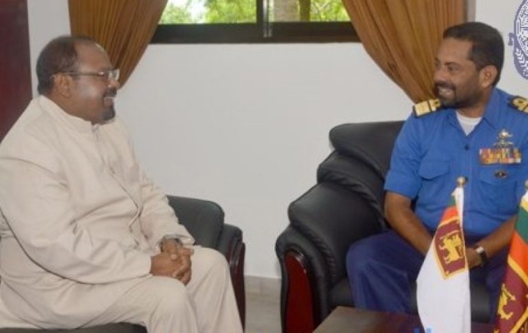 නව පත්විම් ලද යාපනයේ ඉන්දියානු කවුන්සල් ජෙනරාල් උතුරු නාවික විධානය භාර ආඥාපති හමුවෙයි