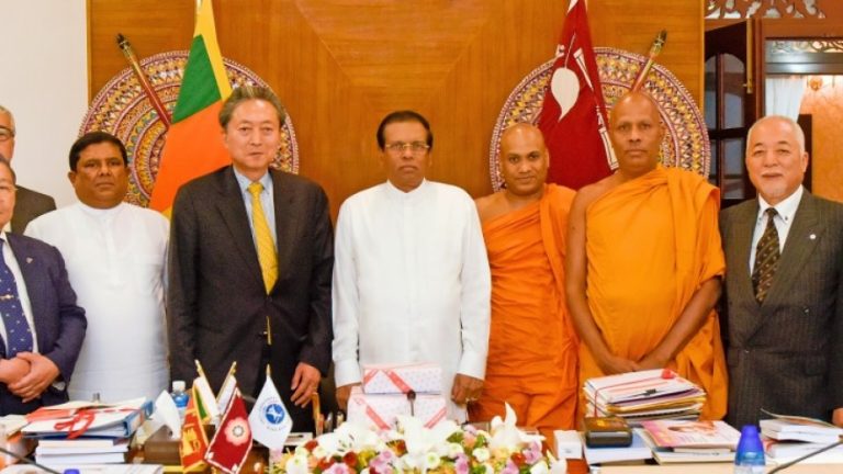 දිවයිනට පැමිණි ජපාන හිටපු අග‍මැති සහ ජනපති අතර හමුවක්