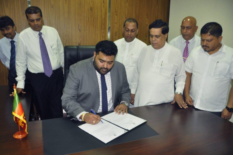 කෘෂිකර්ම නිය‌ෝජ්‍ය අමාත්‍ය අංගජන් රාමනාදන් මහතා වැඩ භාර ගනී