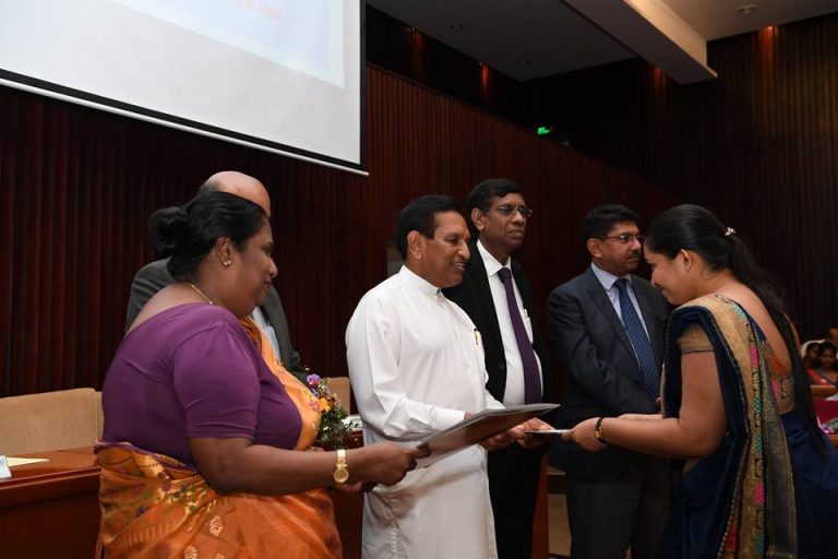 නවක දන්ත ශල්‍ය වෛද්‍යවරුන් 77 කට පත්වීම් සෞඛ්‍ය ඇමැති ප්‍රධානත්වයෙන්