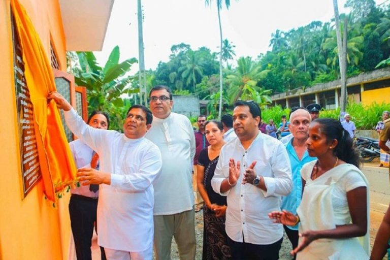 කෑගල්ලේ නව ඉදිකිරීම් රැසක් අමාත්‍ය වජිර අබේවර්ධන මහතාගේ ප්‍රධානත්වයෙන් ජනතා අයිතියට
