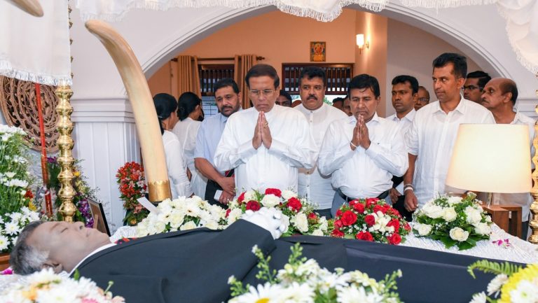 ජනාධිපති සම්බන්ධීකරණ ලේකම් අංසක දොඩංවල මහතාගේ දේහයට ජනපති අවසන් ගෞරව දක්වයි
