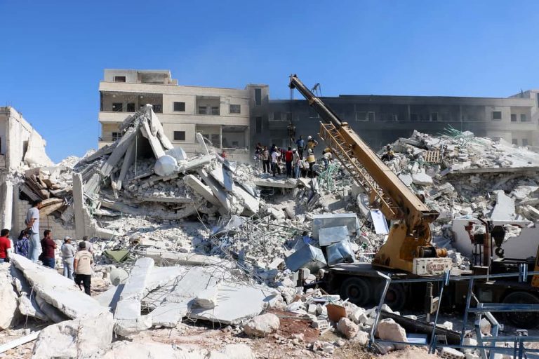 සිරියාවේ ආයුධ ගබඩාවක් පිපිරීමෙන් පුද්ගලයන් 39 දෙනෙකු ජීවිතක්ෂයට