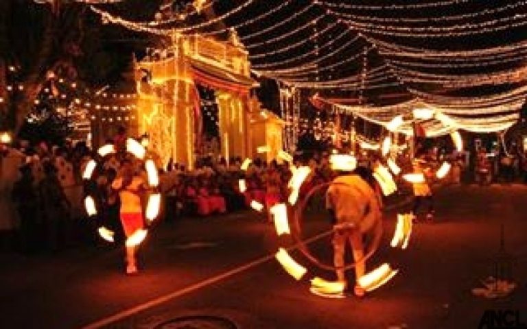 බෙල්ලන්විල ඇසළ මහා රන්දෝලි පෙරහැර 11දා විථී සංචාරය කිරීමට නියමිතයි