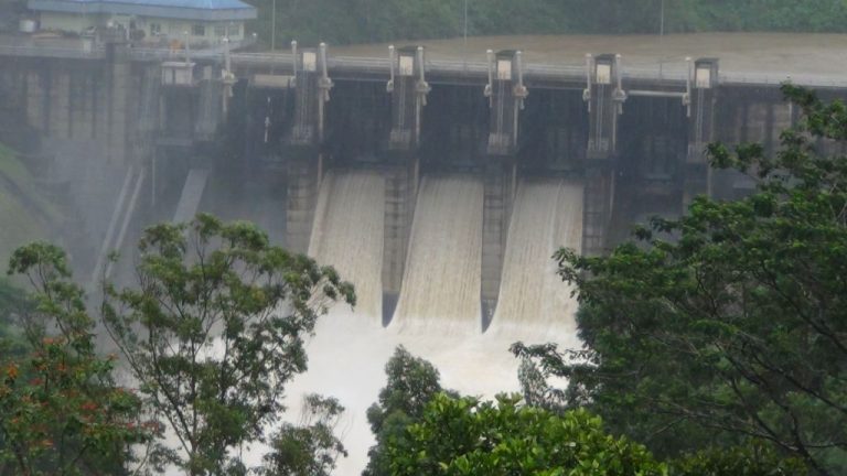ඉහල ක‌ොත්මල‌ේ ජලාශය‌ේ වාන් ද‌ොරටු 3ක් විවෘත ව‌ෙයි