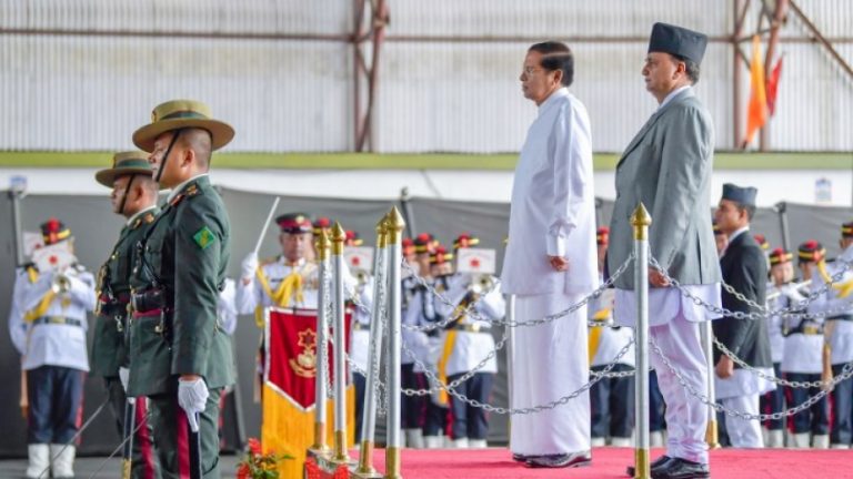 නේපාලයේ දී ජනපති හරසරින් පිළිගැනේ