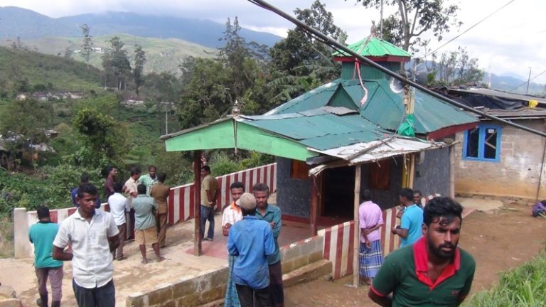 කොවිල් දෙකක් කඩා රන් ආභරණ සහ පින් කැටයේ තිබු මුදල් සොරා ගනි