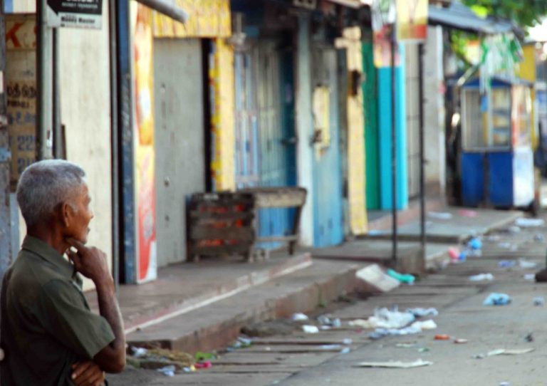 ජල බෝතල් කර්මාන්ත ශාලාවකට එරෙහිව – පෙරිය පුල්ලුමලයිල්හි හර්තාල්