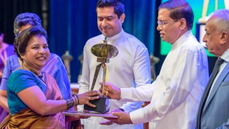 අපනයන ක්ෂේත‍්‍රයේ බාධා ඉවත්කිරීමට ඉදිරි අය වැයෙන් අවධානය යොමු කර තිබෙනවා  –  ජනපති