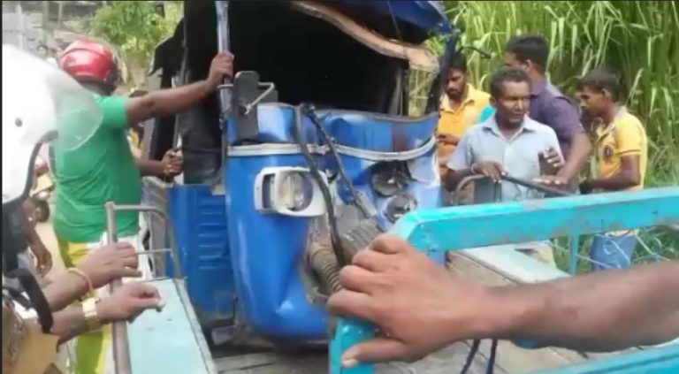 වැල්ලවායේ අනතුරකින් පුද්ගලය‌ෙකු ජීවිතක්ෂයට – කාන්තාවකට බරපතළ තුවාල