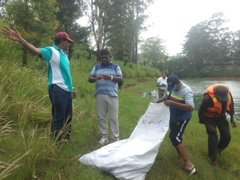 කාසල්රි ජලාශයට මුදා හැර ඇති දිරා නොයන ඝන අපද්‍රව්‍යය ඉවත් කෙරේ