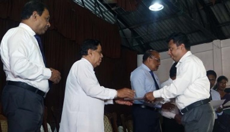 රියදුරු උපදේශකයින් 233 දෙනෙකුට නීත්‍යානුකූල පත්වීම්