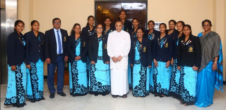 ශ්‍රී ලංකා දැල් පන්දු කණ්ඩායම කථානායවරයා සමඟ සුහඳ සාකච්ඡාවක