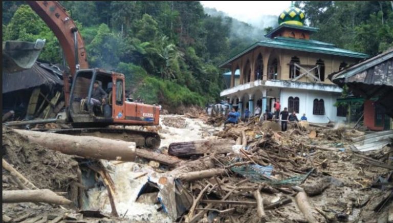 ගඟ පිටාර ගලා 27ක් මරුට