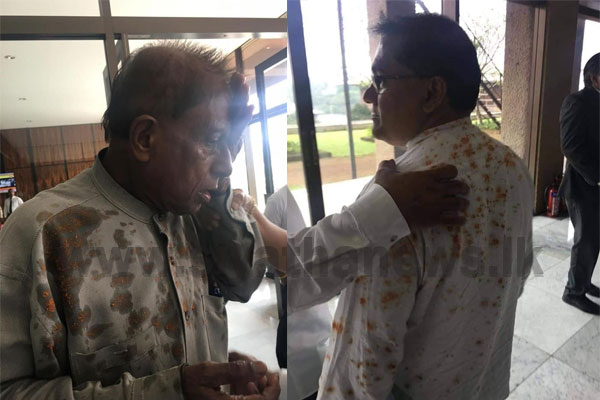 විජිතට ව්‍යවස්ථාවෙන් ගහද්දි ගාමිණීට මිරිස් කුඩු ගහලා – PHOTOS