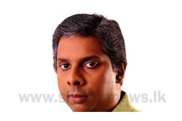 ජනපති හරියට දැන් වලං කඩේට පැනපු ගොනා වගේ – සංජිව්