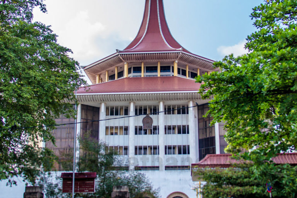 නව ජනාධිපති නිතීඥවරු 25ක් ?