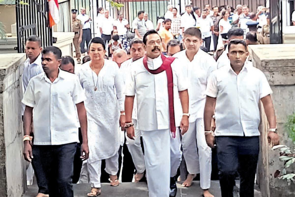 වැඩ නැති අගමැති ගැන මහින්ද කියපු කතාව