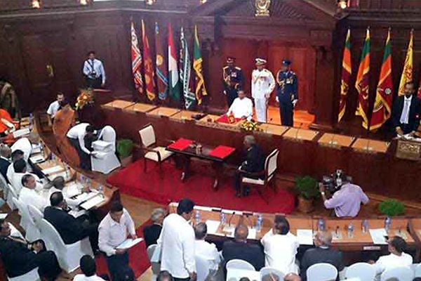 අලුත් ඇමැති මණ්ඩලය අද?
