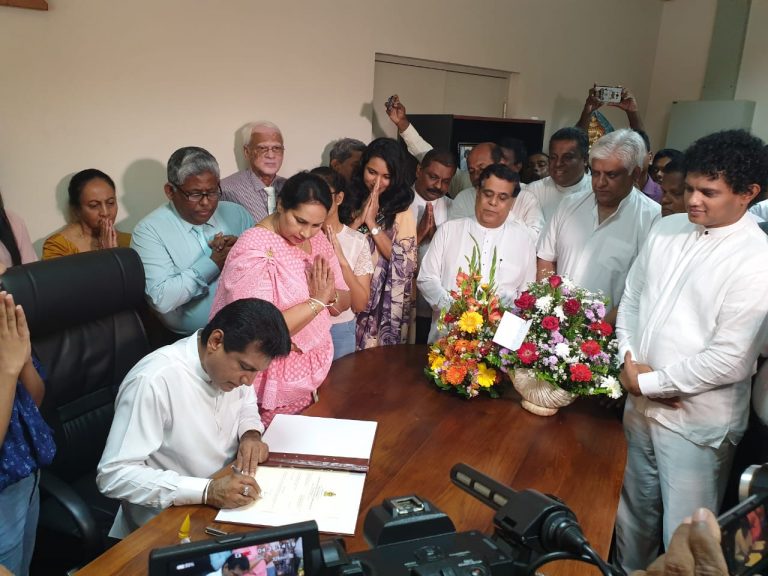 අශෝක් අබේසිංහ වැඩ අරඹයි