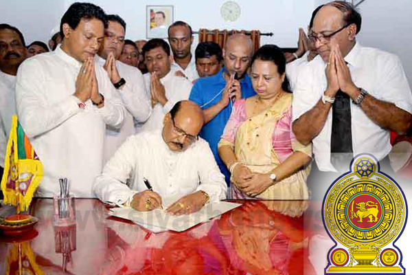 උතුරුමැද නව ආණ්ඩුකාරවරයා වැඩ අරඹයි