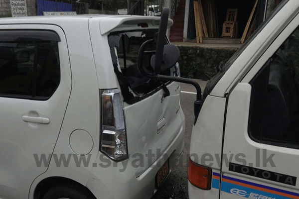 ලොරි රථයක් සහ මොටර් රථයක් එකිනෙකට ගැටී අනතුරක්
