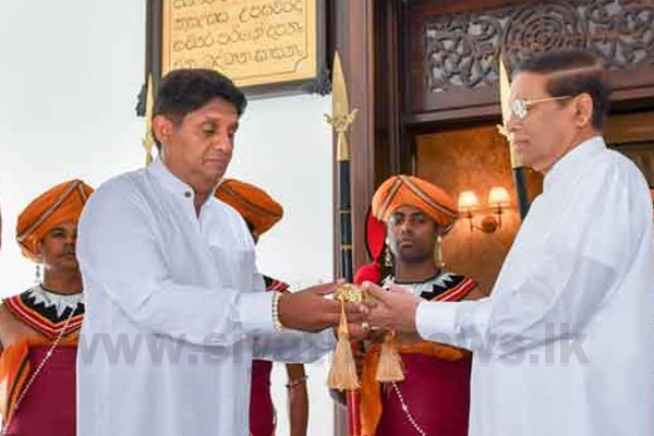 සිංහල හා දෙමළ අලූත් අවුරුදු නැකැත් සීට්ටුව ජනපතිට පිළිගන්වයි