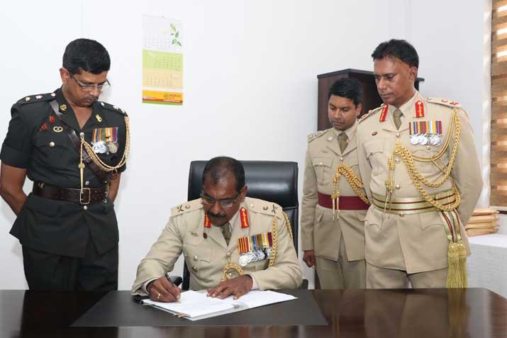 යුද හමුදා ස්වෙච්ඡා බලසේනා සේනාවිධායක සත්‍යප්‍රිය ලියනගේ