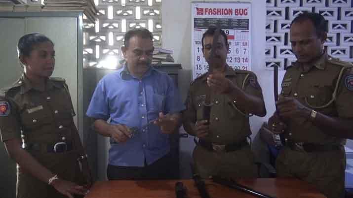 දෙහිවල ව්‍යාපාරික නිවසකින් කඩු 6ක් හමුවෙයි