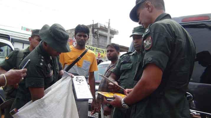 ව්‍යාජ වාහන අංක තහඩු සකසන ස්ථානයක් මුන්දලමෙන් වටලයි