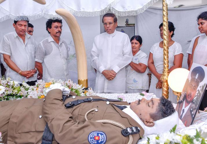 පිපිරීමෙන් දිවි පිදු පොලිස් නිළධාරින්ට ජනපතිගෙන් අවසන් ගෞරව