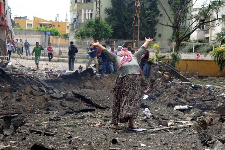 සිරියාවේ බෝම්බ පිපිරීමකින් 17ක් මරුට