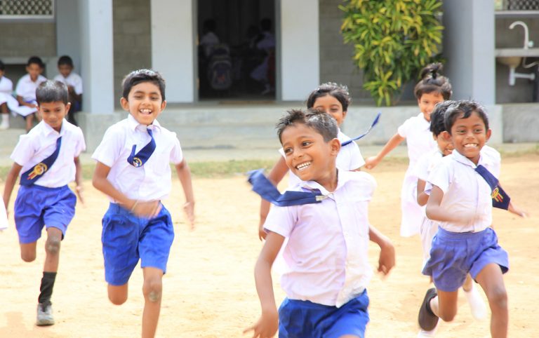 දිවයිනපුරා පාසල් වෙත සිසුන්ගේ පැමිණීමේ වර්ධනයක්