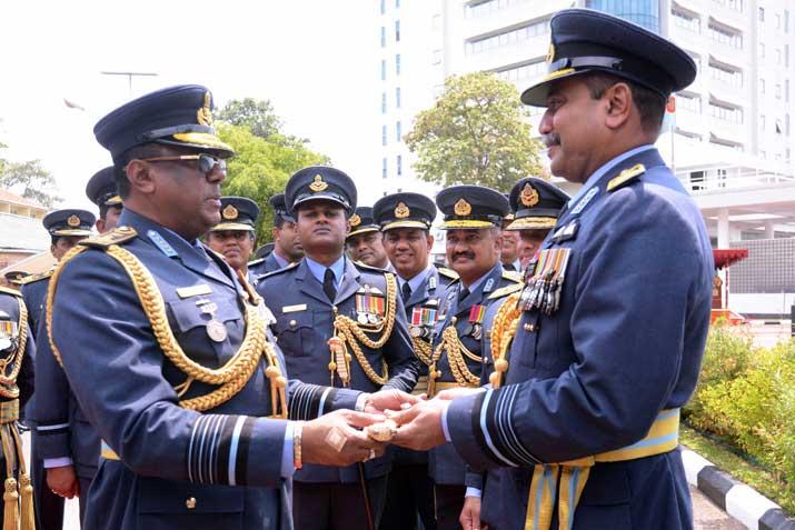 ගුවන් හමුදාපති විශ්‍රාම යයි (ඡායාරූප)