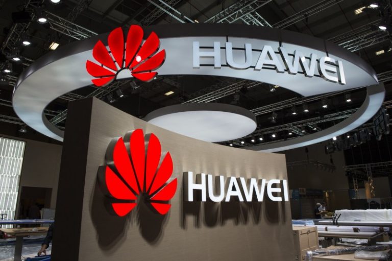 Huawei ජංගම දුරකතනවලින් Facebook ඉවත් කරයිද ?