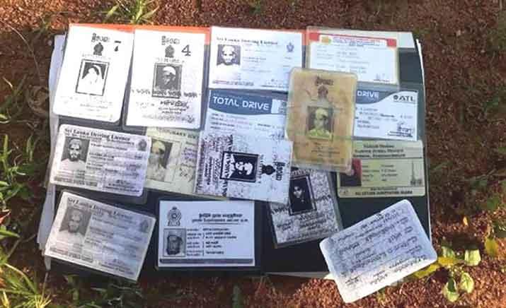 වවුනියාවේ නිවසකින් මුස්ලිම් ජාතිකයින්ගේ හැඳුනුම්පත් 15ක් හමුවෙයි