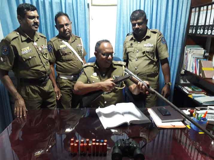 මුස්ලිම් ව්‍යාපාරිකයෙකු ළඟ තිබි ගිනිඅවියක් හා පතොරම් තොගයක් හමුවෙයි