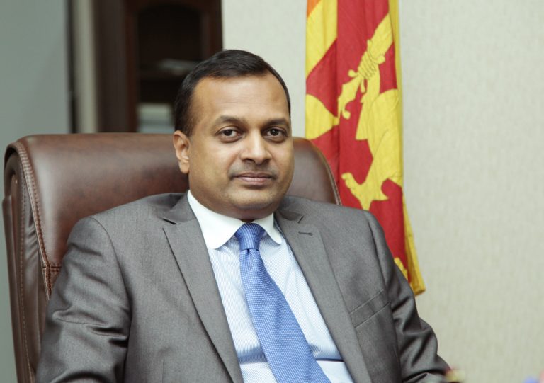 රාජ්‍ය ඇමතිවරයෙක් විශ්වාසභංයට පක්ෂ වෙයි