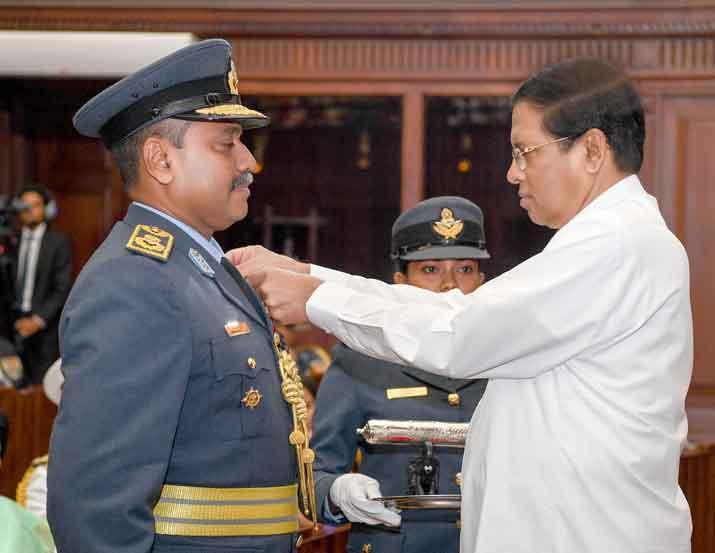 ත්‍රිවිධ හමුදා ජ්‍යෙෂ්ඨ නිලධාරීන් 65කට විශිෂ්ඨ සේවා විභූෂණ පදක්කම්