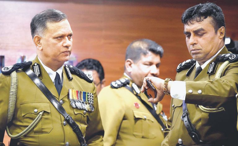හිටපු පොලිස්පති එන්.කේ.ඉලංගකොන් හෙට විශේෂ කාරක සභාව හමුවට