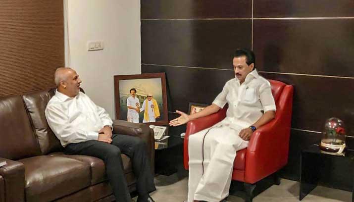 හකීම්, DMK නායකයා හමුවෙයි