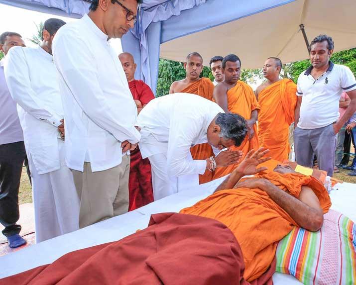 ජනපති, පාඨලි හමුවෙයි – රතන රතන හිමිගේ ඉල්ලීම් ගැන සාකච්ඡාවක් (ඡායාරූප)