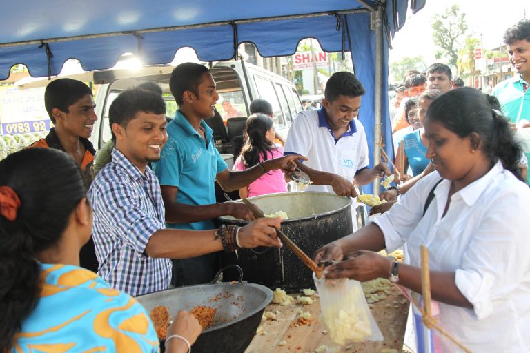 දින 365ම ක්‍රියාත්මක දන්සලෙන් අනුරාධපුරයට එන සැදැහැවතුන්ට දිවා ආහාර