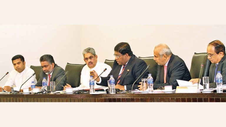 අගමැති අගෝස්තු 06 වැනිදා විශේෂ කාරක සභාව හමුවට
