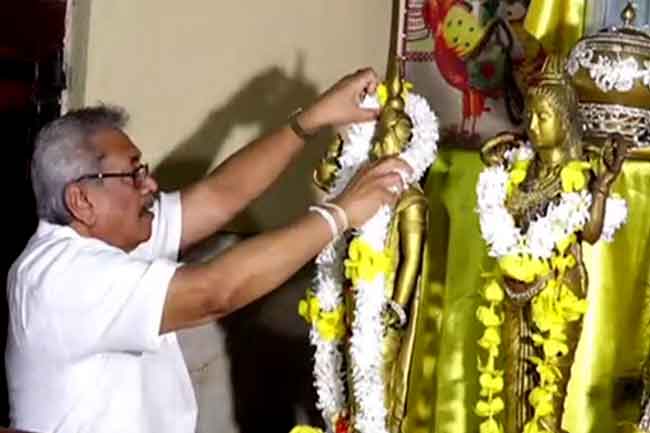 ගෝඨා නවගමුව පත්තිනි දේවාලයෙන් ආශිර්වාද ලබා ගන්න යයි