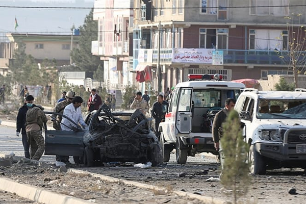 කාබුල් නුවර බෝම්බ පිපිරීමක් – 12ක් මරුට