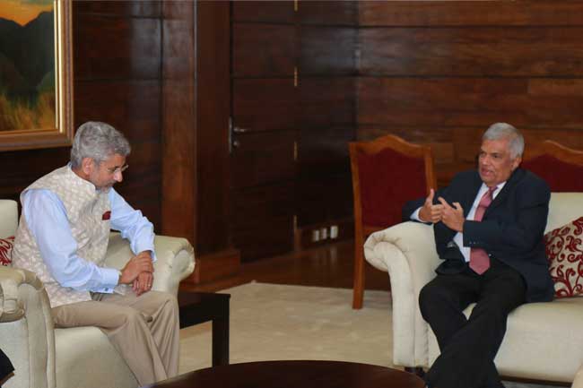 ඉන්දීය විදේශ කටයුතු අමාත්‍යවරයා සහ අග්‍රාමාත්‍යවරයා හමුවෙයි