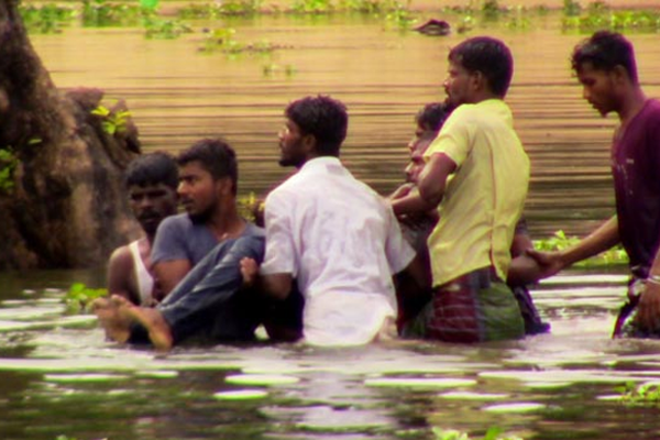 මසුන් අල්ලන්න ගිය තිදෙනෙක් දියේ ගිලි මරුට