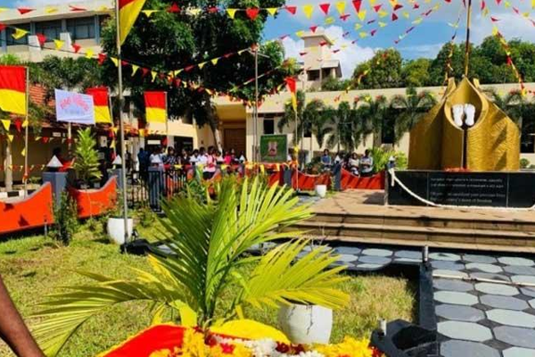 පාලනාධිකාරියේ තහනම් නියෝගය නොසැලකු යාපනය සරසවි සිසුන්